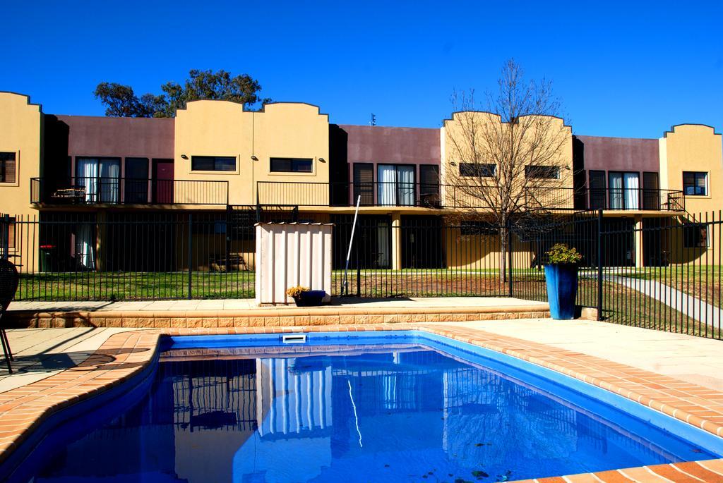 Amberoo Apartments Tamworth Exterior foto